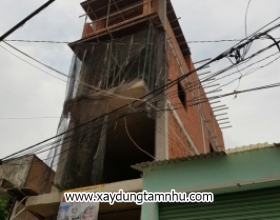 NHÀ PHỐ ĐANG THI CÔNG
